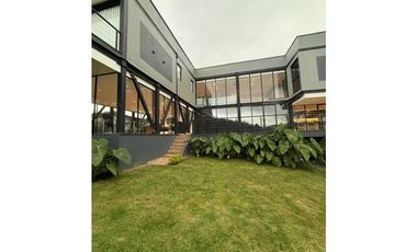 Amoblada ESPECTACULAR Casa Alto de Palmas