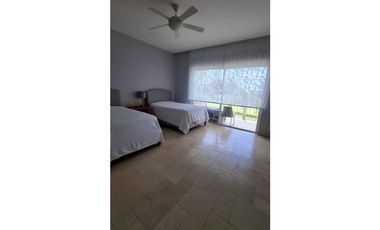 VENTA de Lujosa CASA con Piscina en BUENAVENTURA en RIO HATO - LH