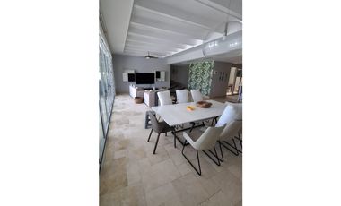 VENTA de Lujosa CASA con Piscina en BUENAVENTURA en RIO HATO - LH