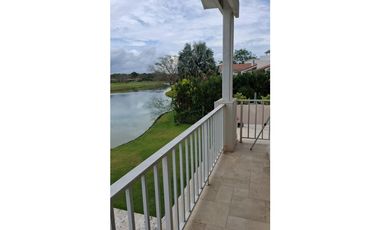 VENTA de Lujosa CASA con Piscina en BUENAVENTURA en RIO HATO - LH