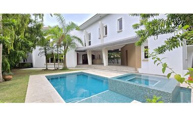 Espectacular Casa con piscina en Balmoral - Costa del Este