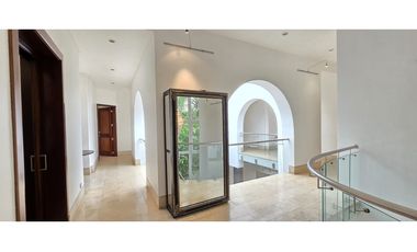 Espectacular Casa con piscina en Balmoral - Costa del Este