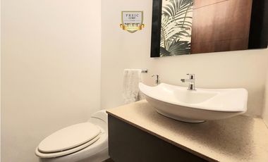 Venta de Apartamento Remodelado – PH Elevation, Costa del Este