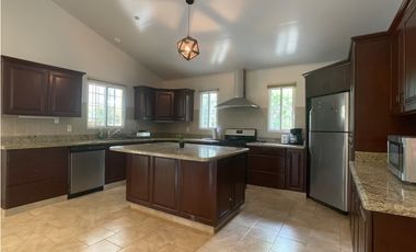 Alquiler de Casa en Río Hato,Santa Clara