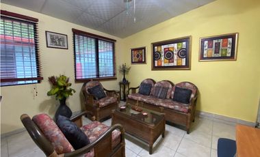 VILLA LUCRE / 565M / DOS NIVELES / BALCON / CUARTO Y BAÑO SERVICIO