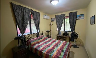 VILLA LUCRE / 565M / DOS NIVELES / BALCON / CUARTO Y BAÑO SERVICIO