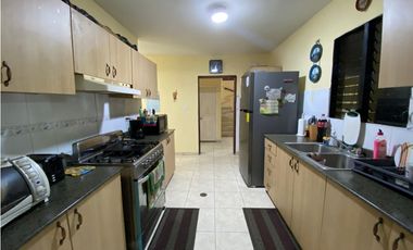 VILLA LUCRE / 565M / DOS NIVELES / BALCON / CUARTO Y BAÑO SERVICIO