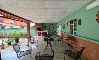 VILLA LUCRE / 565M / DOS NIVELES / BALCON / CUARTO Y BAÑO SERVICIO