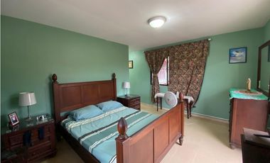 VILLA LUCRE / 565M / DOS NIVELES / BALCON / CUARTO Y BAÑO SERVICIO