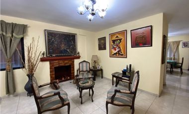 VILLA LUCRE / 565M / DOS NIVELES / BALCON / CUARTO Y BAÑO SERVICIO