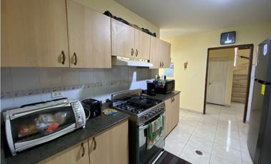 VILLA LUCRE / 565M / DOS NIVELES / BALCON / CUARTO Y BAÑO SERVICIO