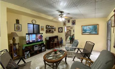 VILLA LUCRE / 565M / DOS NIVELES / BALCON / CUARTO Y BAÑO SERVICIO