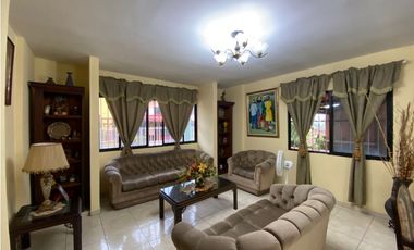 VILLA LUCRE / 565M / DOS NIVELES / BALCON / CUARTO Y BAÑO SERVICIO
