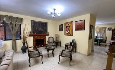 VILLA LUCRE / 565M / DOS NIVELES / BALCON / CUARTO Y BAÑO SERVICIO