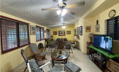 VILLA LUCRE / 565M / DOS NIVELES / BALCON / CUARTO Y BAÑO SERVICIO