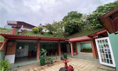 VILLA LUCRE / 565M / DOS NIVELES / BALCON / CUARTO Y BAÑO SERVICIO