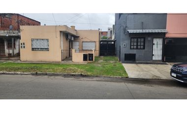 Albarellos 4172 entre Huemul y Vidal