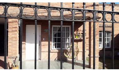 VENTA PERMUTA CASA EN Bº EL TREBOL EN LUJAN BS AS