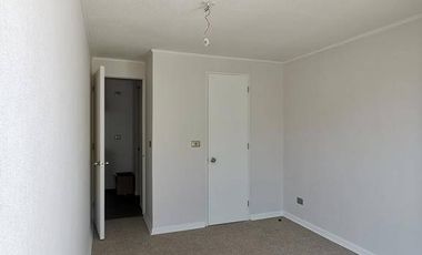 Se Arrienda DEPTO, patio privado, Fernandez Albano 775