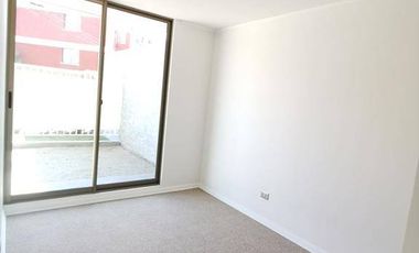 Se Arrienda DEPTO, patio privado, Fernandez Albano 775