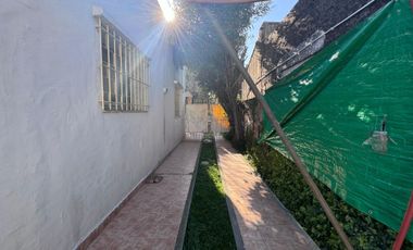 Venta casa 3 ambientes con patio y cochera