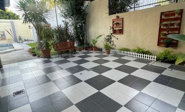 CASA AMPLIA CON PILETA Y QUINCHO