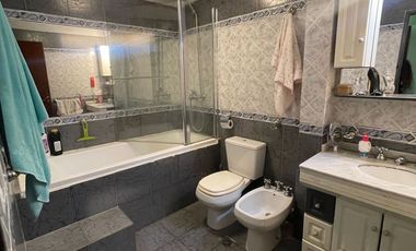 CASA AMPLIA CON PILETA Y QUINCHO
