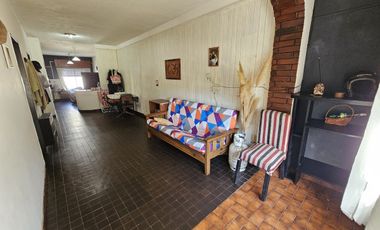Venta Casa de 3 Amb a una cuadra del Mar lote 300m