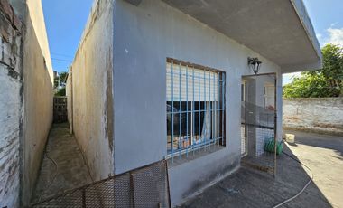 Venta Casa de 3 Amb a una cuadra del Mar lote 300m