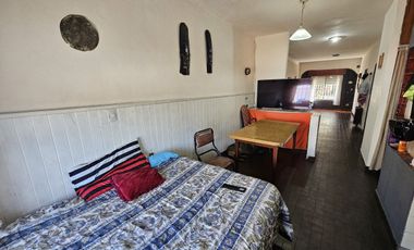 Venta Casa de 3 Amb a una cuadra del Mar lote 300m