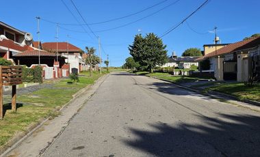 Venta Casa de 3 Amb a una cuadra del Mar lote 300m