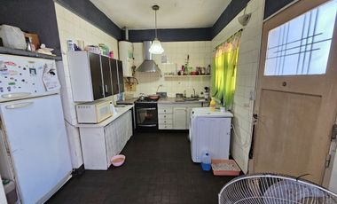 Venta Casa de 3 Amb a una cuadra del Mar lote 300m