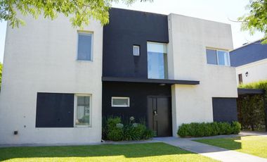 EXCELENTE CASA EN VENTA - NUEVO QUILMES