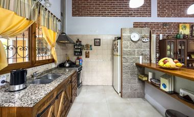 CASA EN VENTA 3 AMBIENTES ALEJANDRO KORN