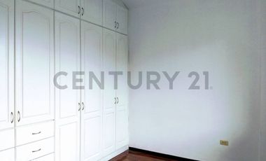 Arriendo casa en Conocoto, Avenida Ilalo