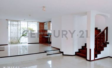 Arriendo casa en Conocoto, Avenida Ilalo