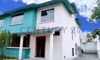 Arriendo casa en Conocoto, Avenida Ilalo