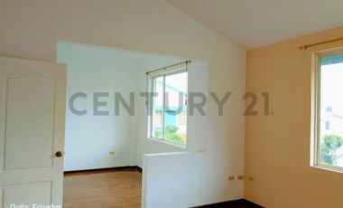 Arriendo casa en Conocoto, Avenida Ilalo