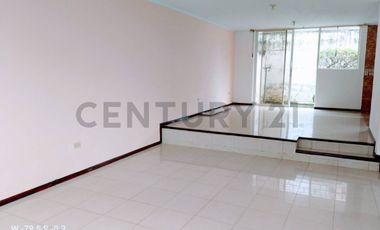 Arriendo casa en Conocoto, Avenida Ilalo