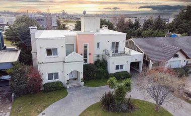 CASA 6 AMBIENTES EN ALQUILER BRICKLAND CANNING