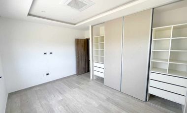 6 AMBIENTES PISCINA A LA LAGUNA