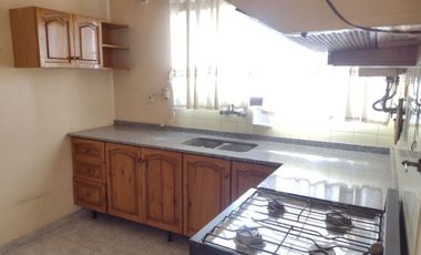 CASA EN VENTA - B° PRIMERO 13 DICIEMBRE- LUJAN