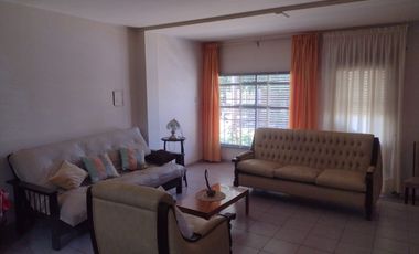CASA EN VENTA - B° PRIMERO 13 DICIEMBRE- LUJAN