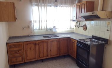 CASA EN VENTA - B° PRIMERO 13 DICIEMBRE- LUJAN