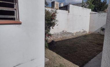 CASA EN VENTA - B° PRIMERO 13 DICIEMBRE- LUJAN
