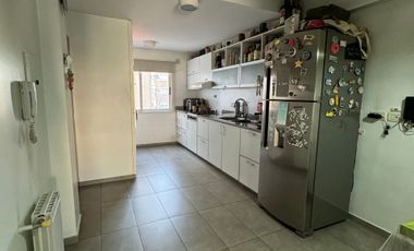 VENTA HERMOSO  DEPARTAMENTO 4 AMBIENTES EN MORÓN