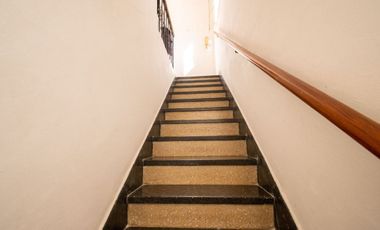 VENTA CASA DE 4 DORMITORIOS Y COCHERA DOBLE