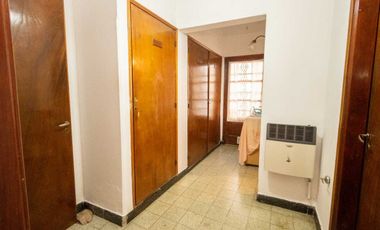 VENTA CASA DE 4 DORMITORIOS Y COCHERA DOBLE