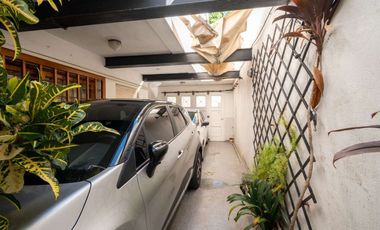 VENTA CASA DE 4 DORMITORIOS Y COCHERA DOBLE