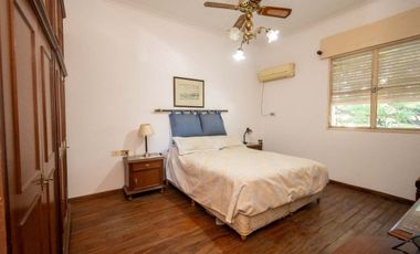 VENTA CASA DE 4 DORMITORIOS Y COCHERA DOBLE